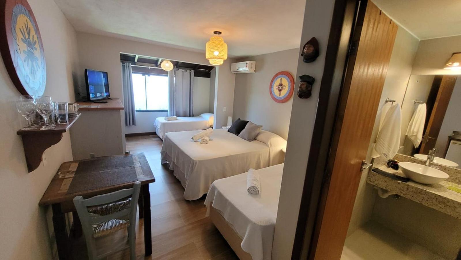 Pousada Capitao Cook Praia do Rosa Ngoại thất bức ảnh